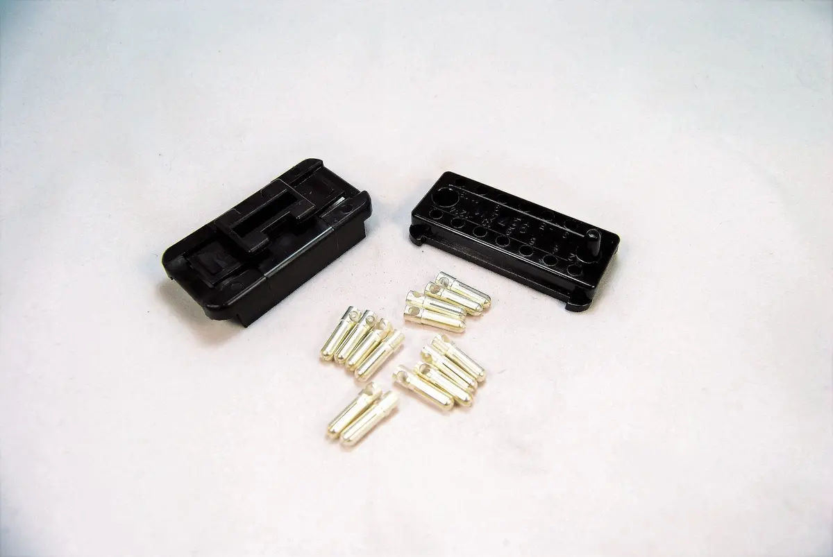 911 612 113 05 - 14 Pin Engine Connector - Male - Top - 78 To 95 1