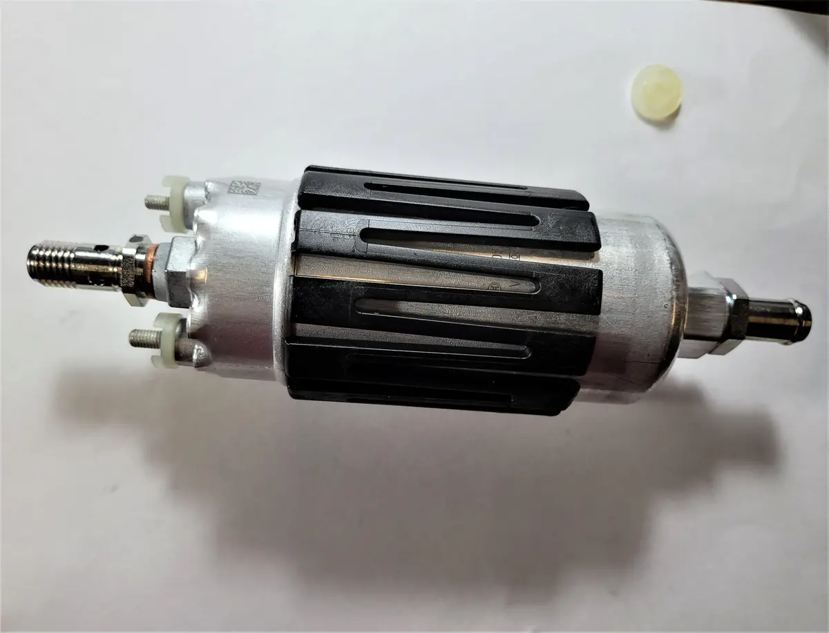928 608 104 07 - External Fuel Pump 87 To 88 - Bosch 69895 1