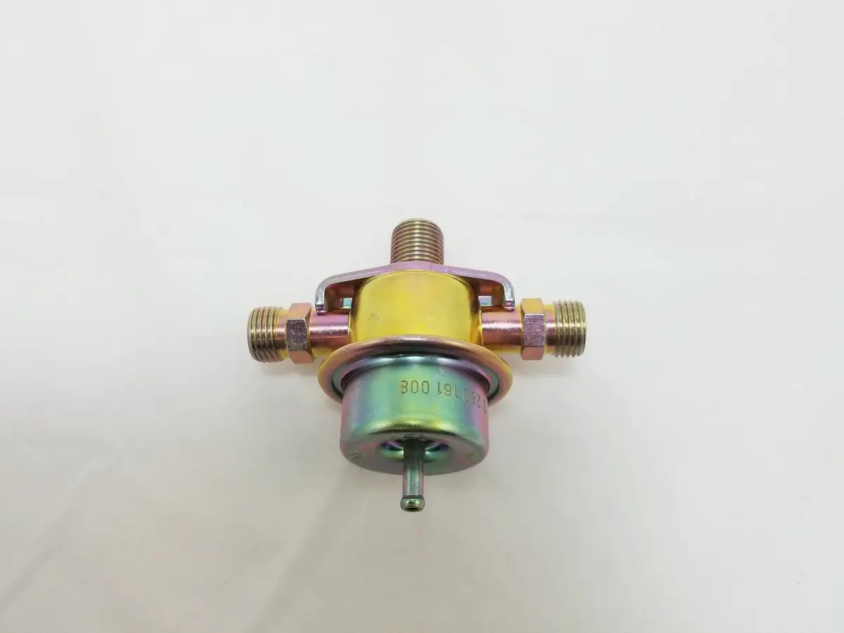928 110 202 23 - Fuel Pressure Damper 80 To 86 - Front 2