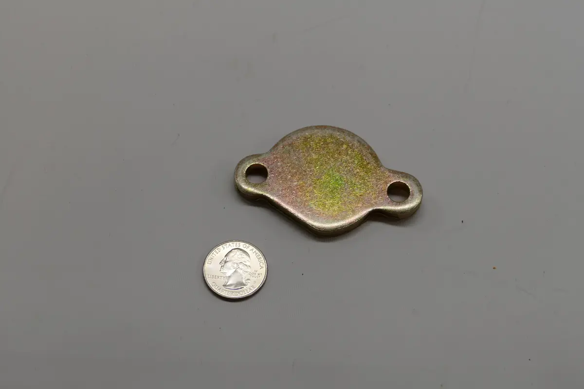 928 104 219 00 - Coolant Port Cover -  Cylinder 5 To 8 1