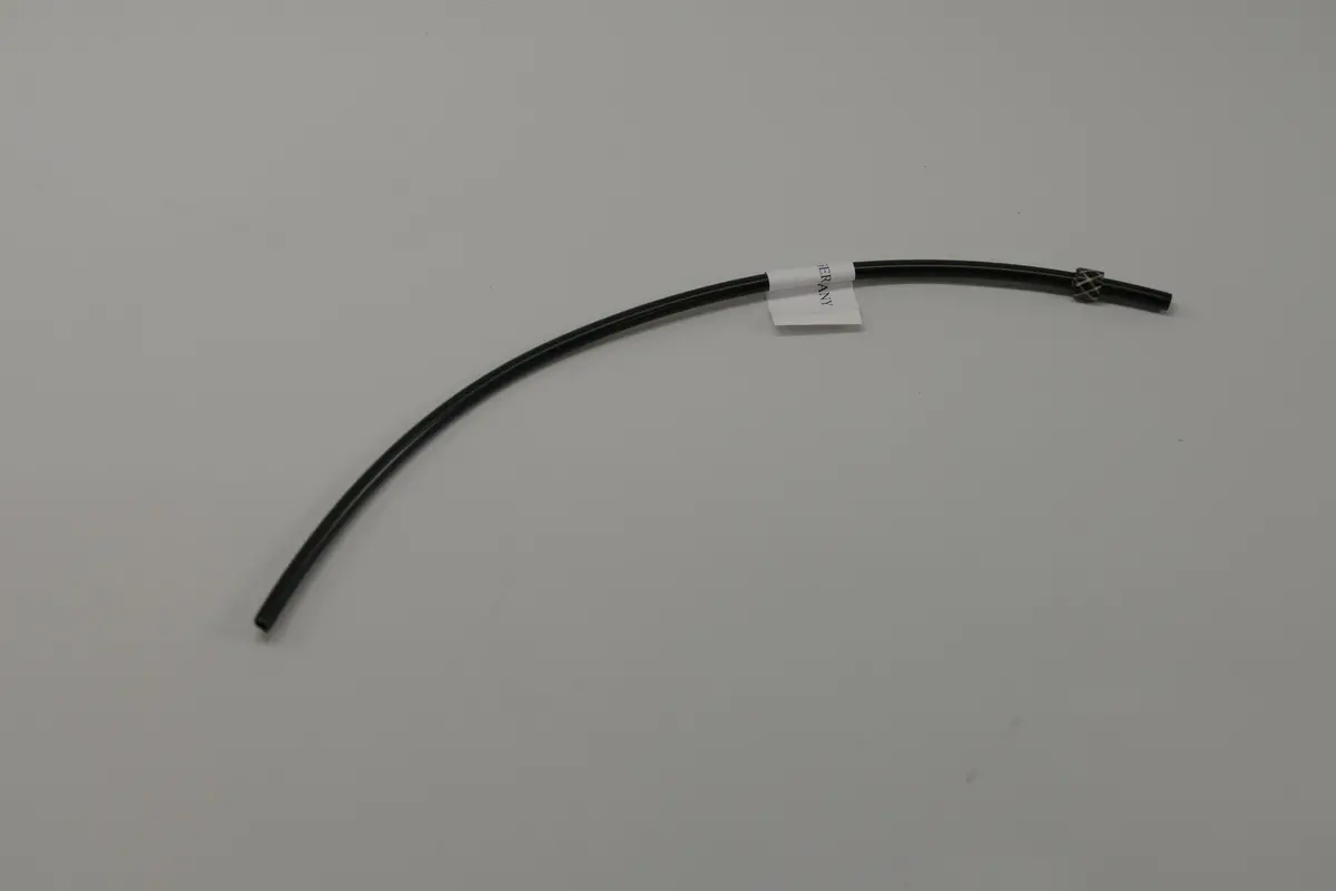 928 110 014 00 - Hose - Throttle Body To 7 Way Splitter At Rear Of Intake 1