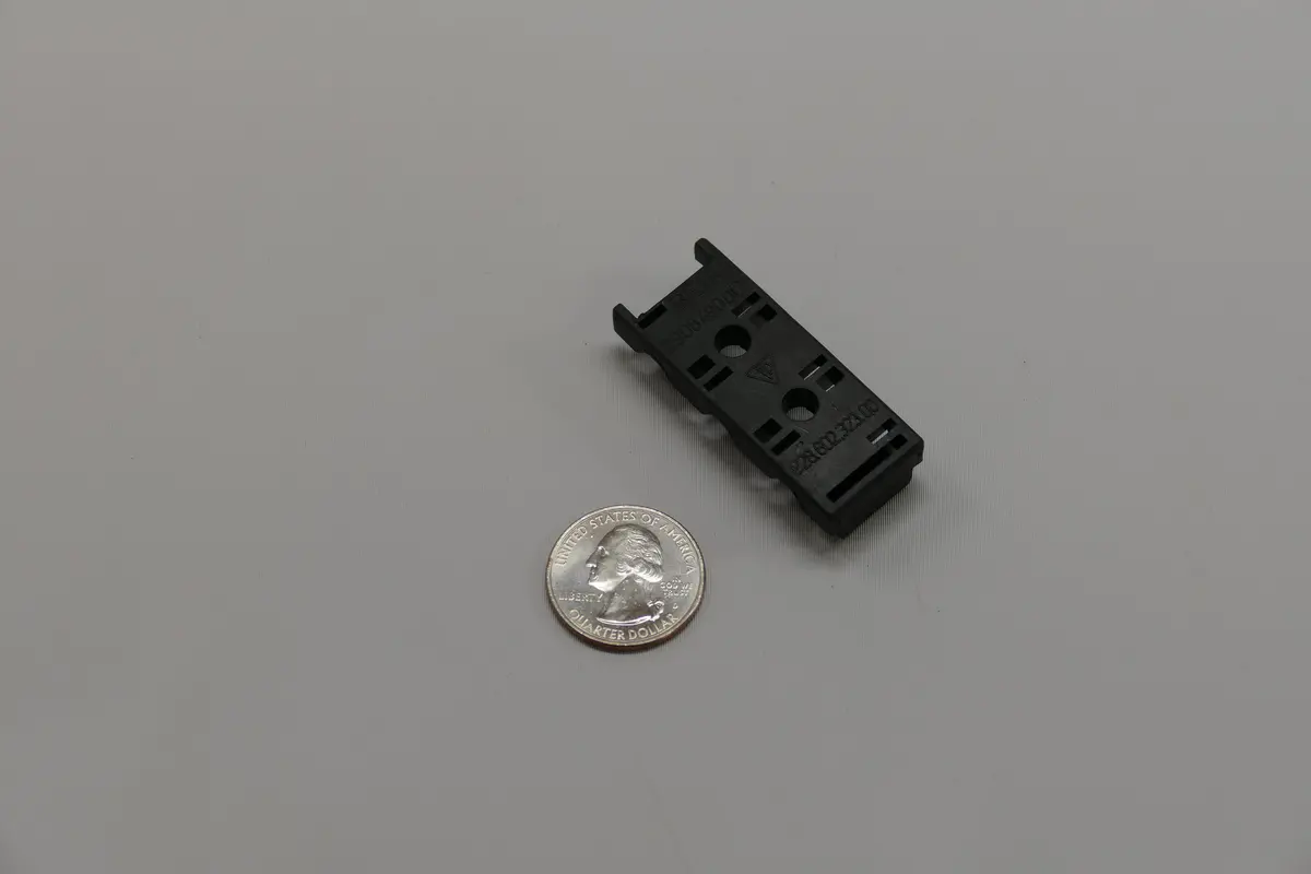 928 602 323 00 - Loom Block - 3 Wire 1