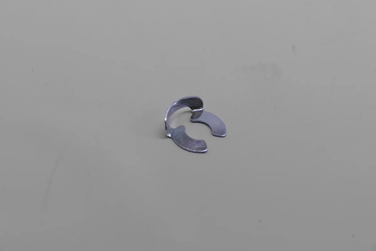 999 166 046 0C - Lock Plate 1