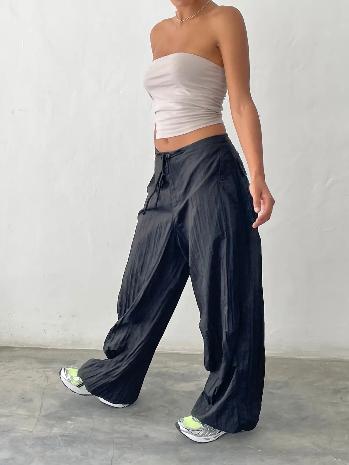 Chute Trouser In Parachute Black 2