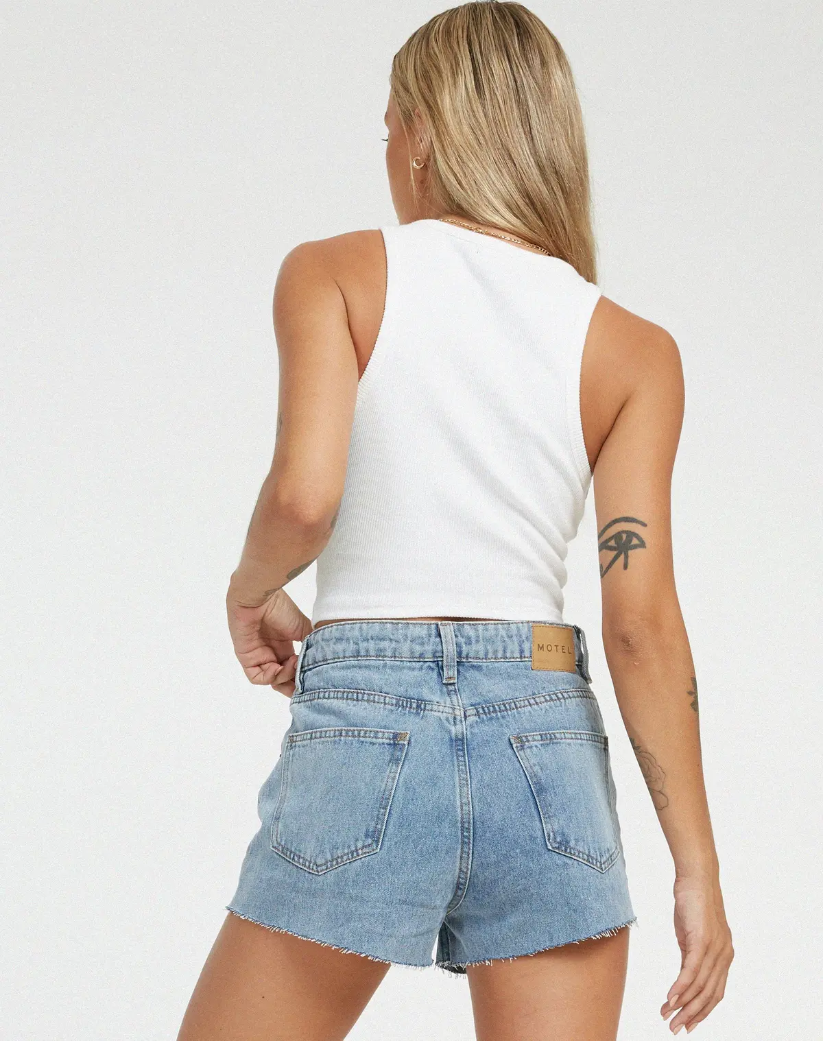 Denim Shorts In Light Wash 2