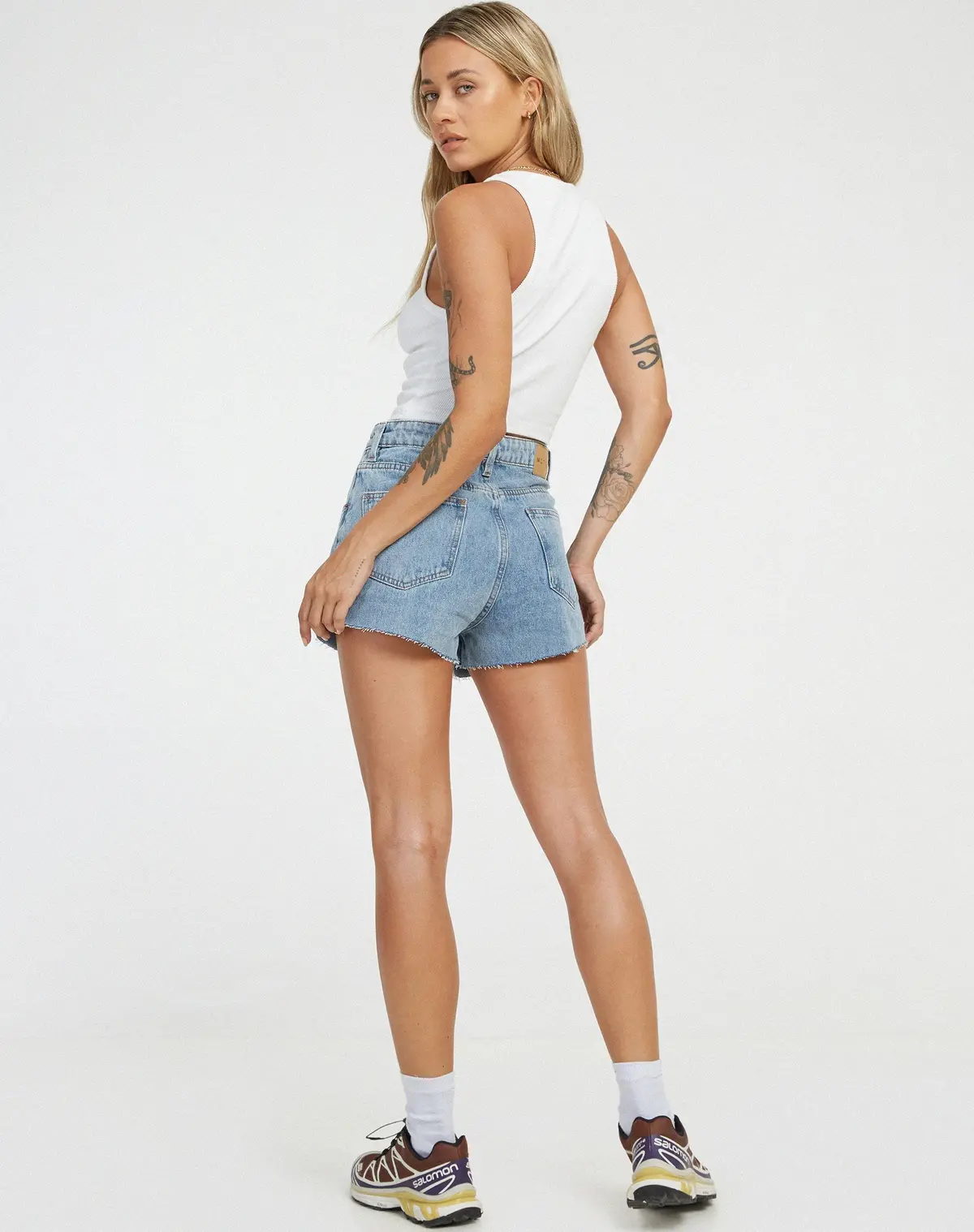 Denim Shorts In Light Wash 4