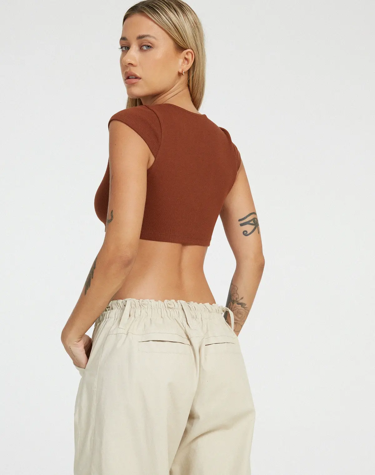 Guanna Crop Top In Dark Brown 2