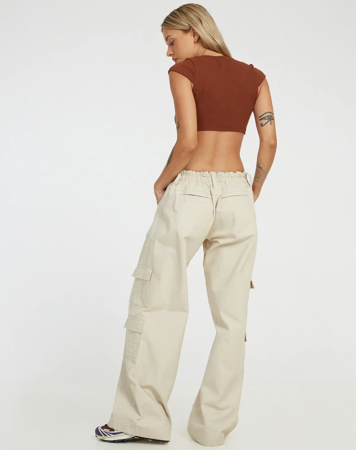 Guanna Crop Top In Dark Brown 4