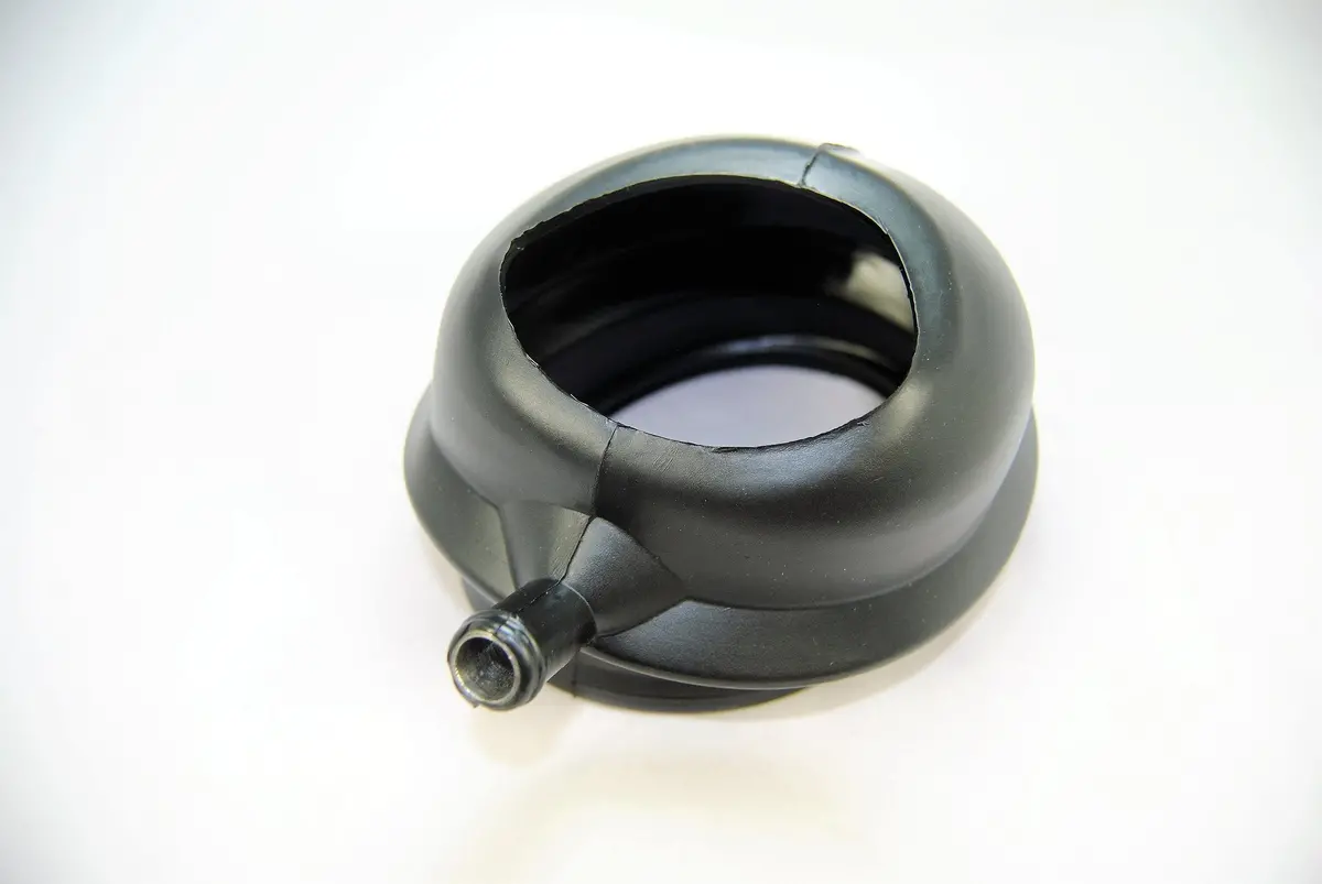 928 201 333 02 - Gas Filler Boot 1