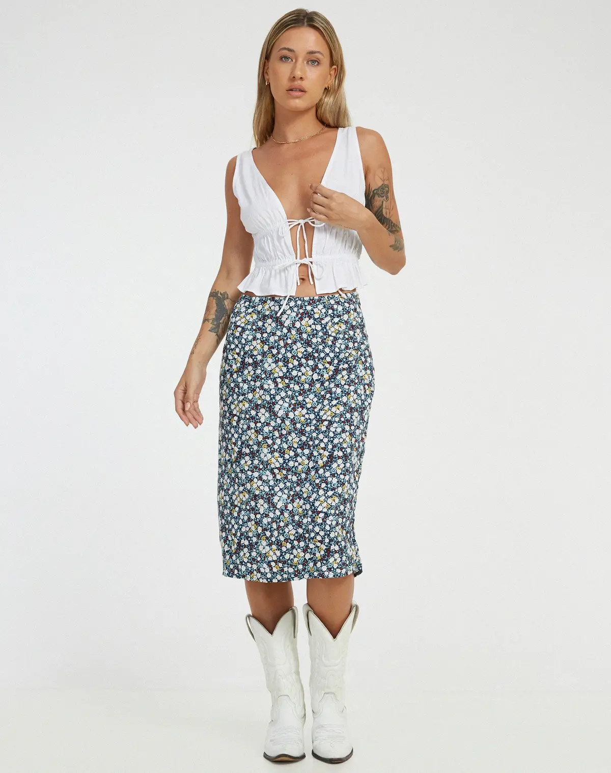 Harriet Midi Skirt In Floral Field Navy 4