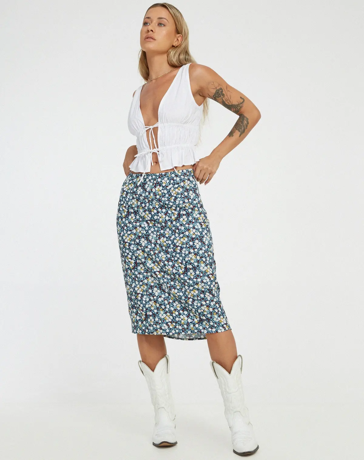 Harriet Midi Skirt In Floral Field Navy 1