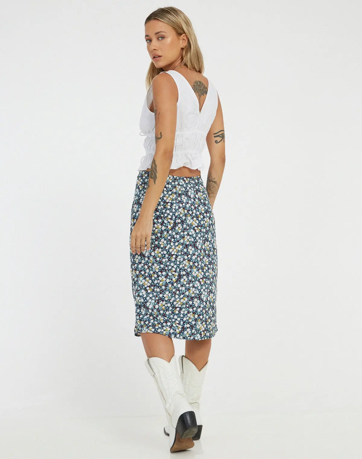Harriet Midi Skirt In Floral Field Navy 2