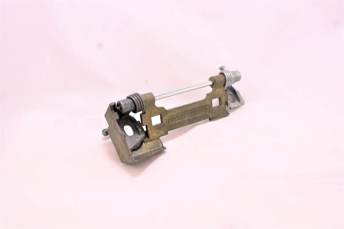928 537 064 04 - Internal Hinge - Right - 78 To 95 1