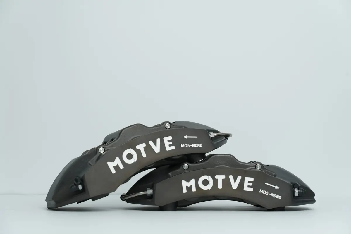 Motve Mo5 High-Performance 6 Piston Caliper Car Brake System (Front Wheel) 3