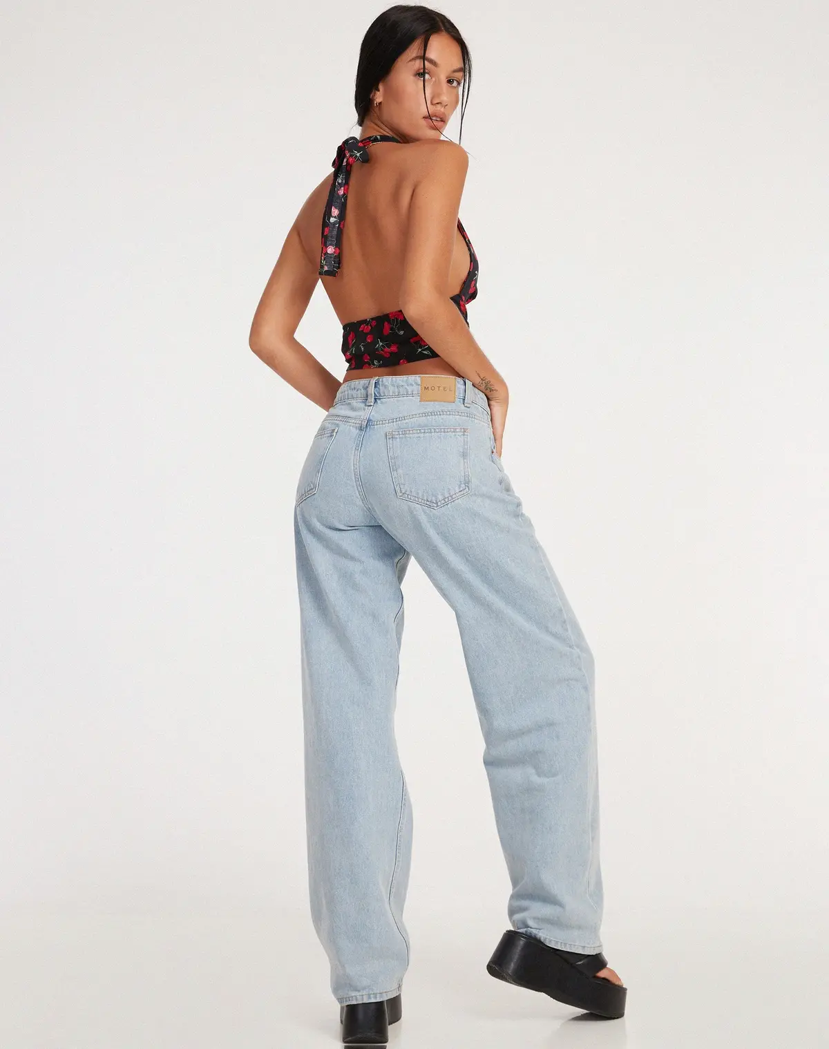 Nanda Crop Top In Cherries Black 4