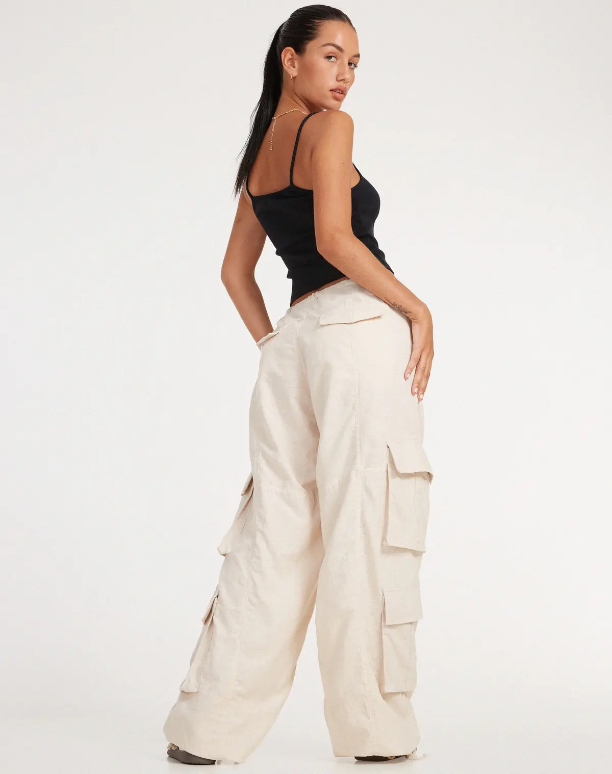 Philia Cargo Trouser In Ecru 2