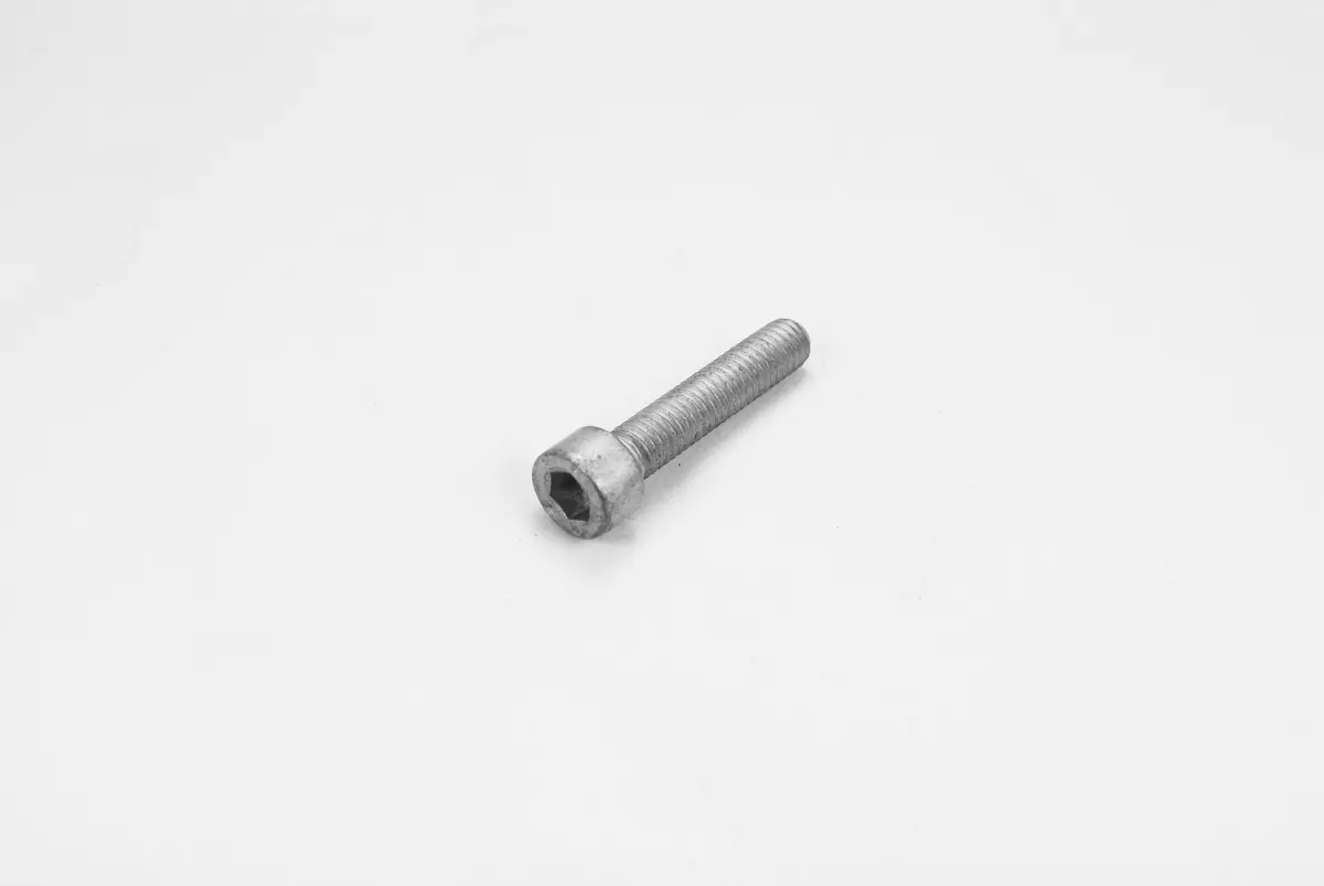N 014 743 2  - Pan Head M6 X 30 - 87 1