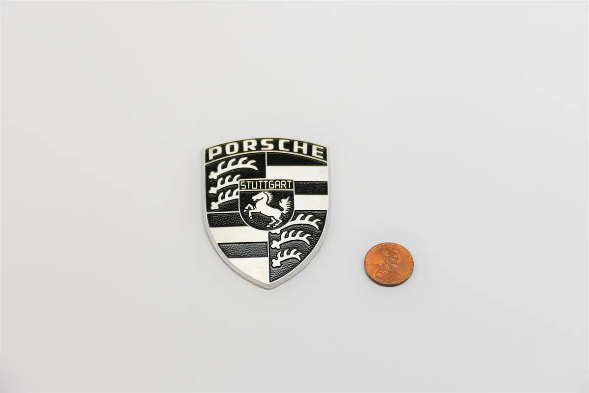 928 110 403 00 - Porsche Emblem/Crest Badge On Top Of Spider 1