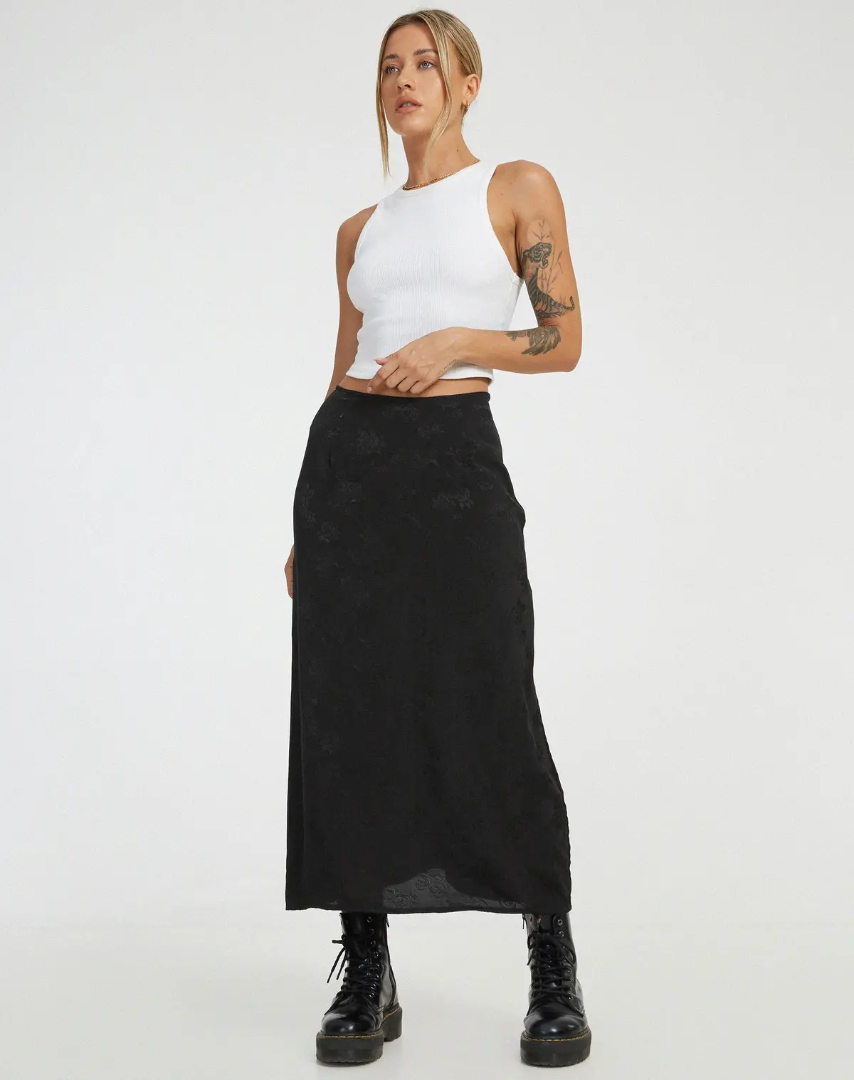 Rindu Midi Skirt In Satin Rose Black 1