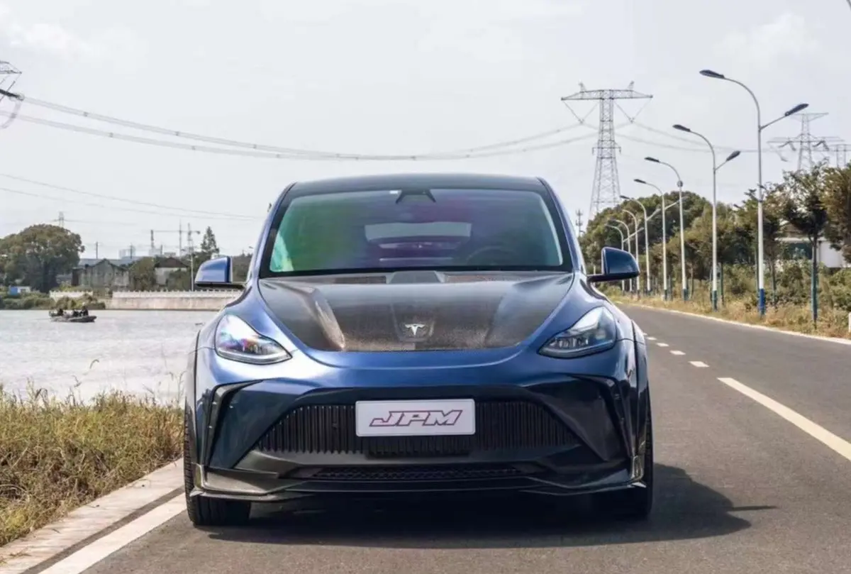 Robot "Starship" Hood Bonnet For Tesla Model Y / Performance 1