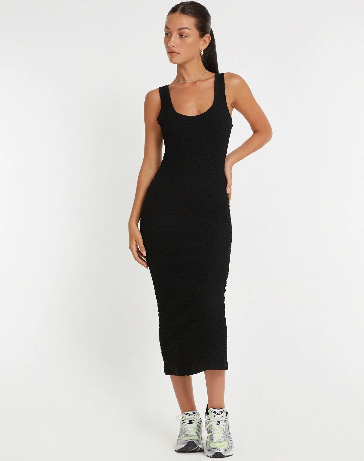 Roski Textured Midi Dress In Black 1