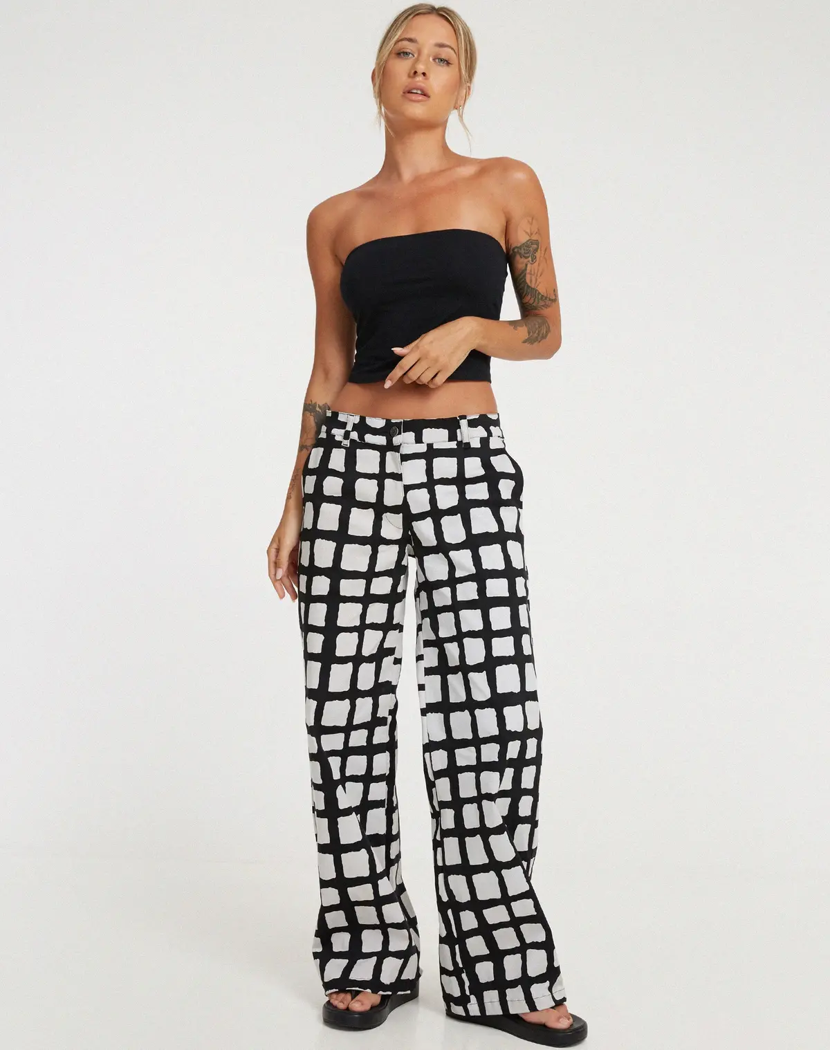 Suri Wide Leg Trousers In Mono Painted Check Black 1