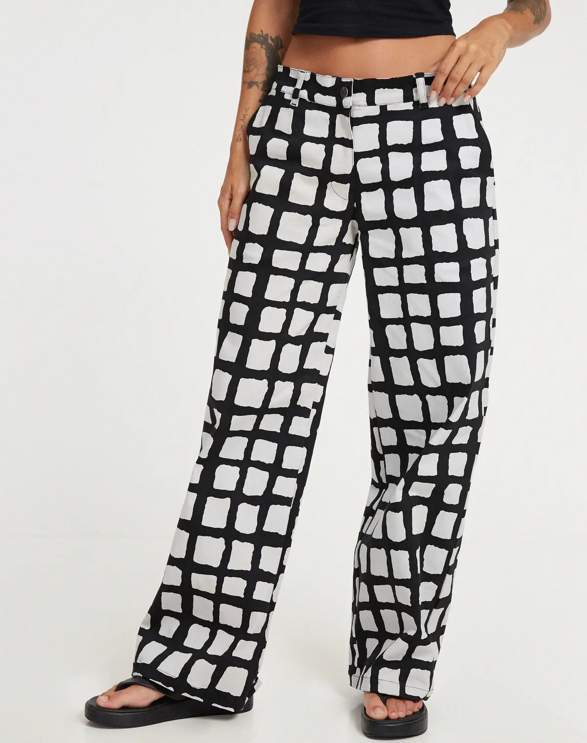 Suri Wide Leg Trousers In Mono Painted Check Black 3