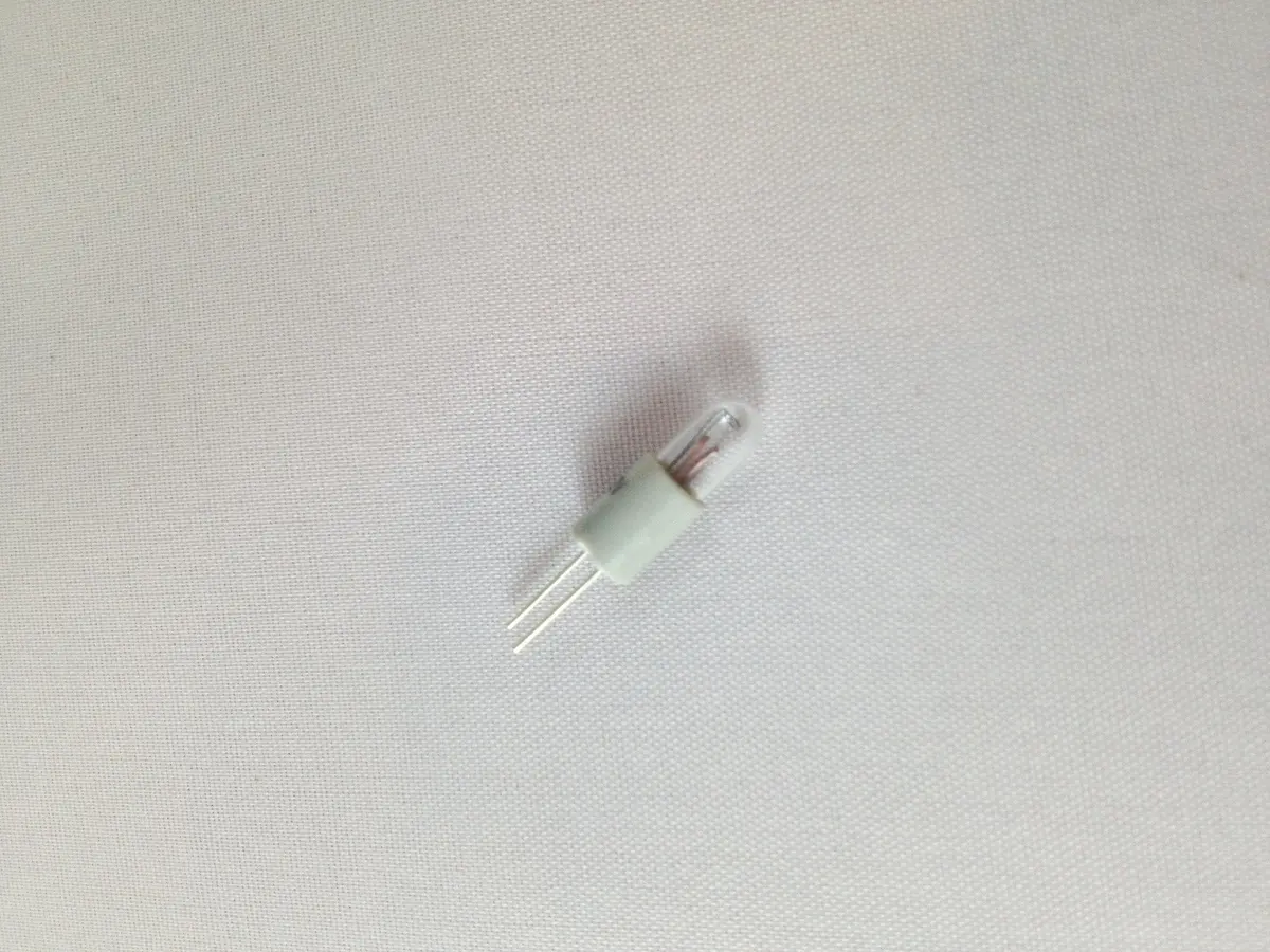 928 641 983 01 - Small Warning Bulbs - 12V 1.2W - 85 To 88 1