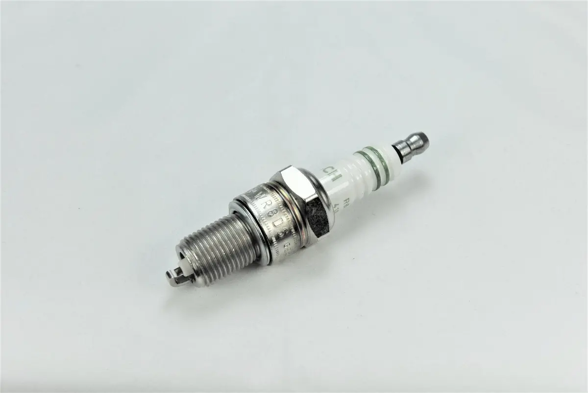 999 170 062 90 - Spark Plug Bosch Wr8ds 80 To 84 4.5L & 4.7L 16V - Porsche 1