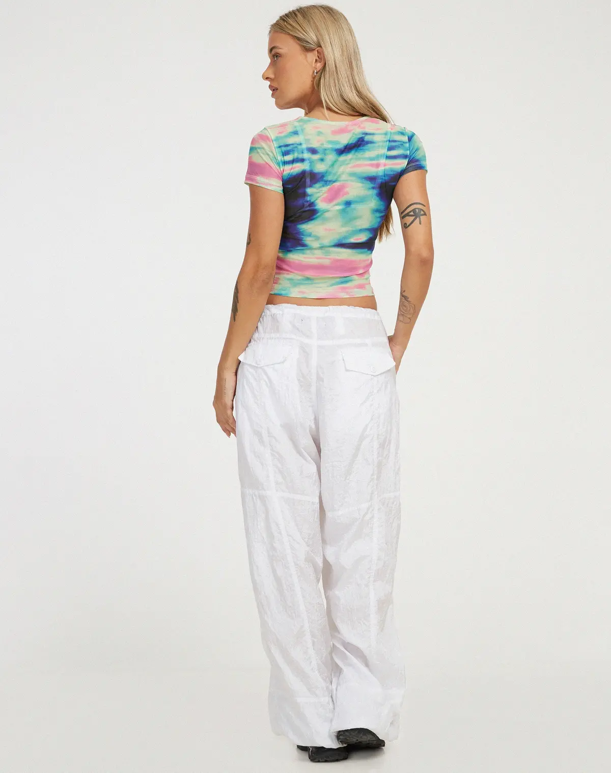 Wityra Crop Top In Multi Blur Orb Navy 5