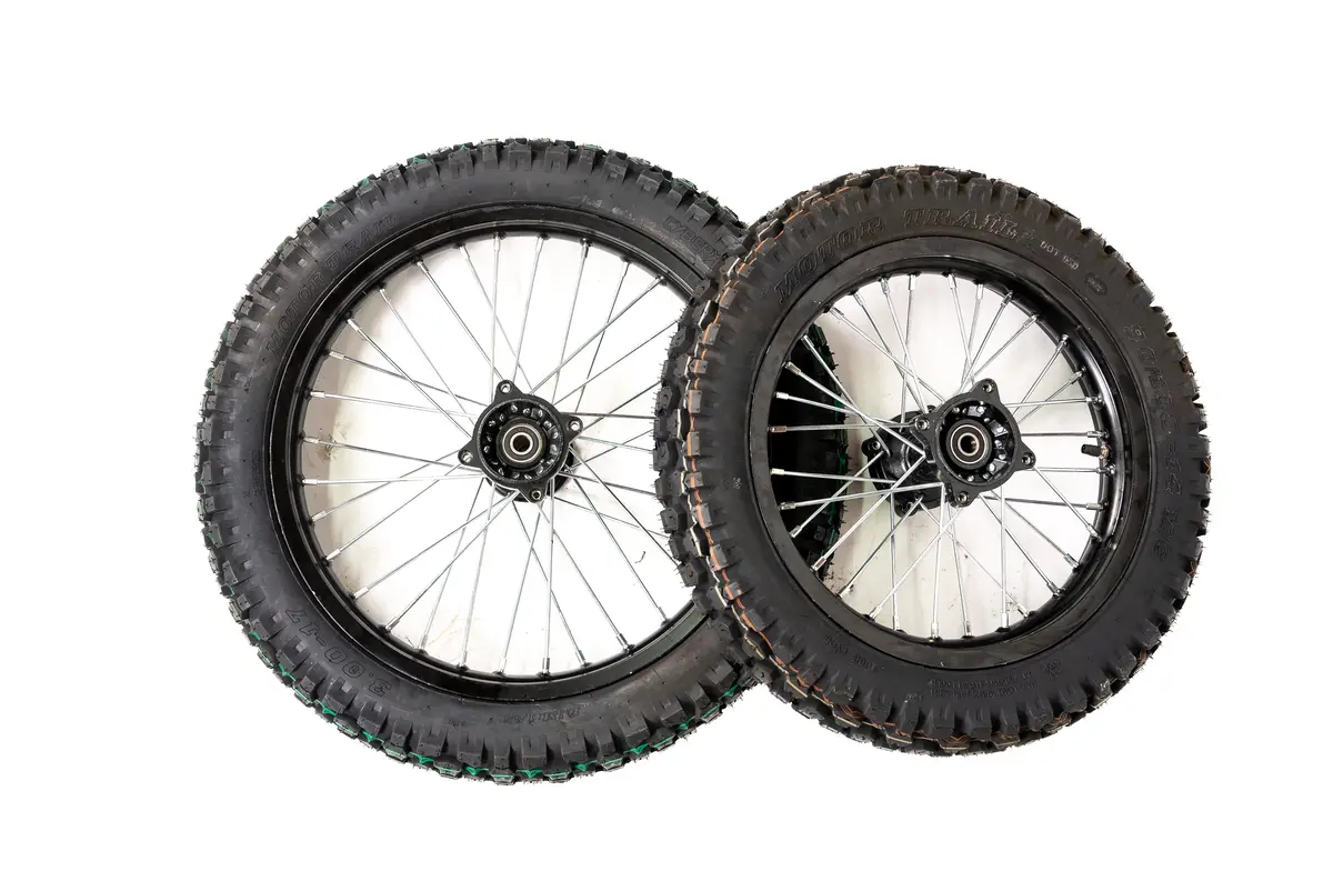 14 Inch Rear Wheel And 17 Inch Front Wheel Hybrid Tires 1