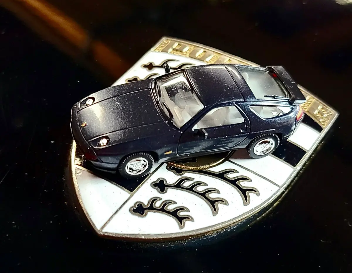 Herpa 1:87 Scale Porsche 928 S4 Black "No Sunroof" Model In Show Case - Made In Germany 1