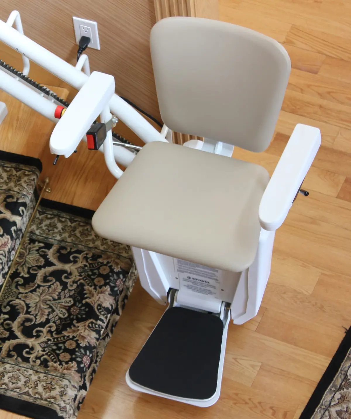Savaria Stairfriend 23 - Curved Stairlift 2