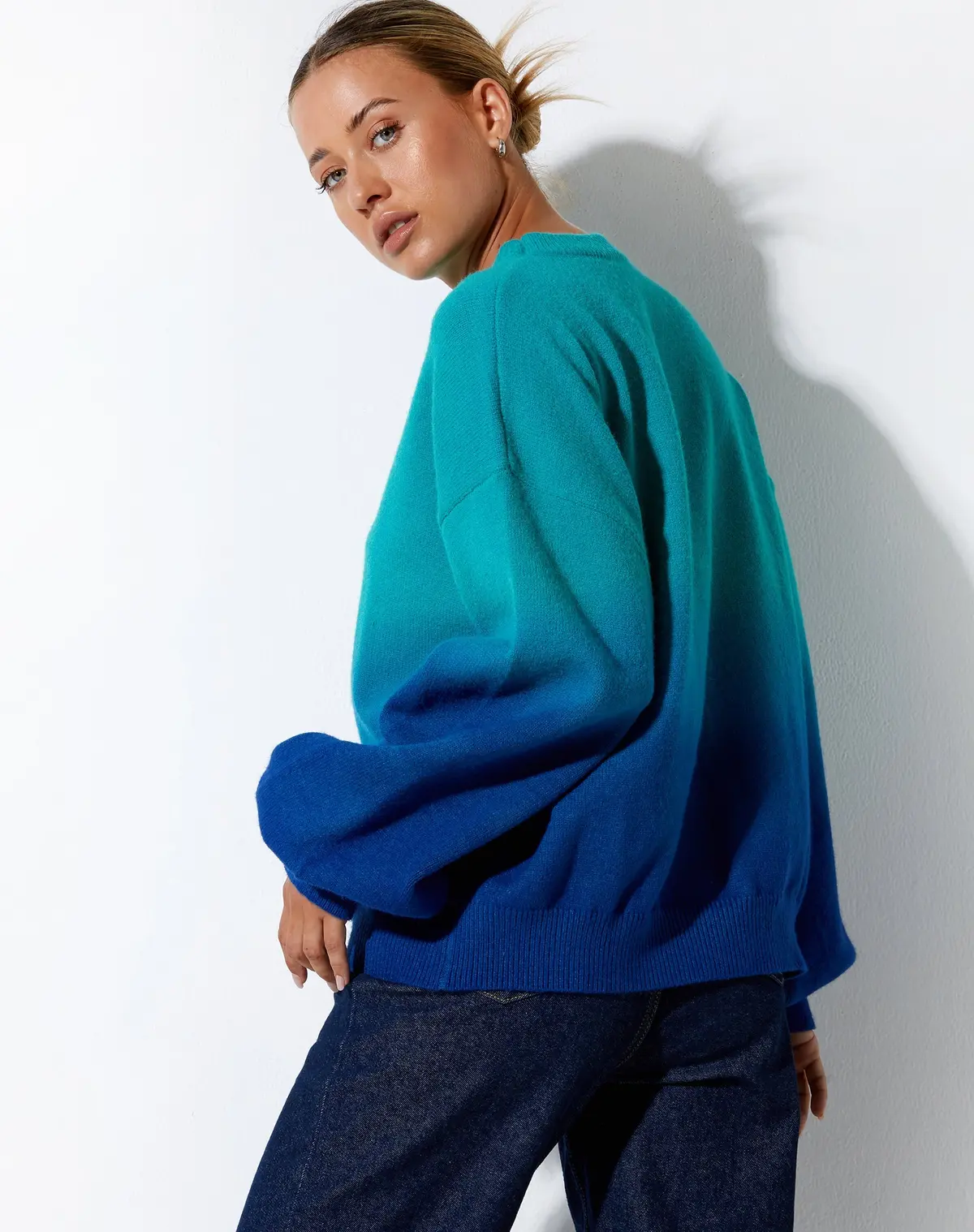 Akari Jumper In Gradient Blue 4
