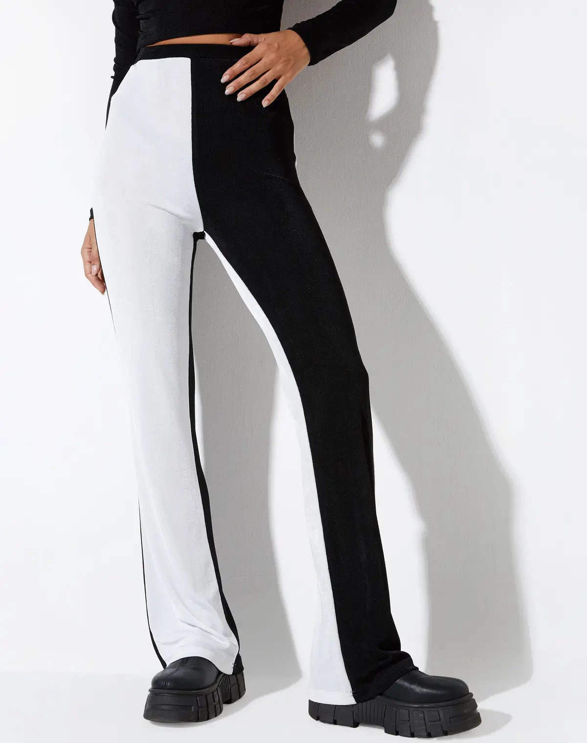 Anson Trouser In Crepe Black And White 1