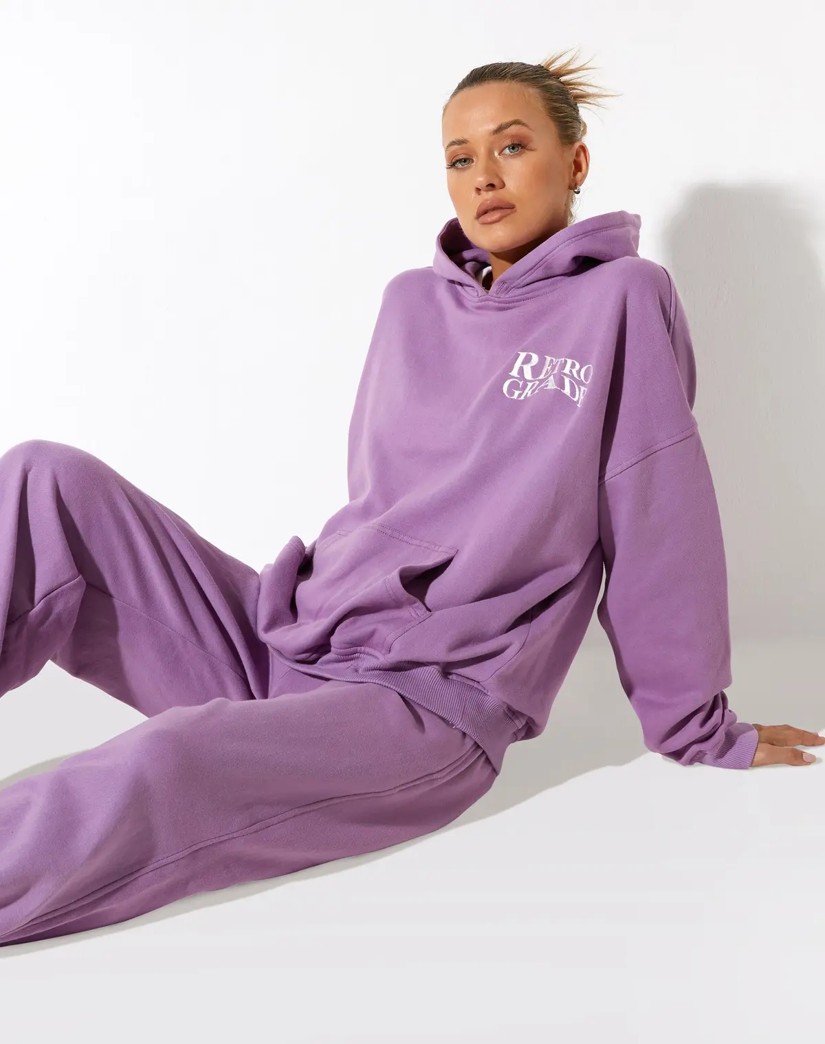 Oversize Hoodie In Lavender Retro Grade Embro 4