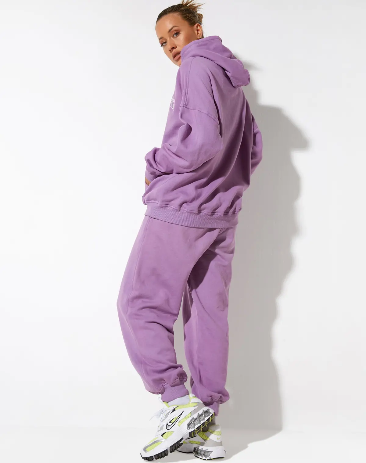 Oversize Hoodie In Lavender Retro Grade Embro 5