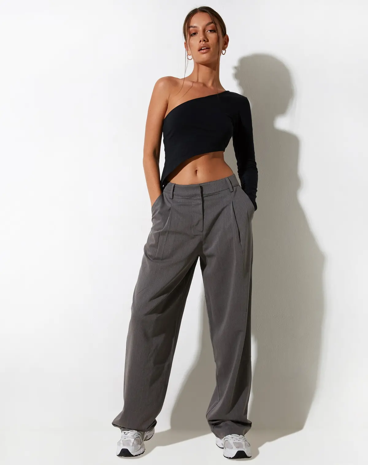 Sakaria Wide Leg Trouser In Tailoring Charcoal 5