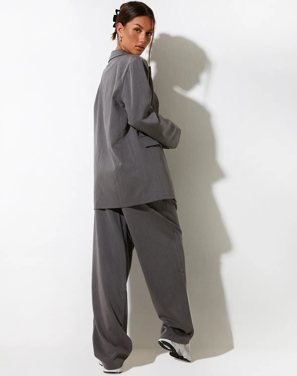 Sakaria Wide Leg Trouser In Tailoring Charcoal 6