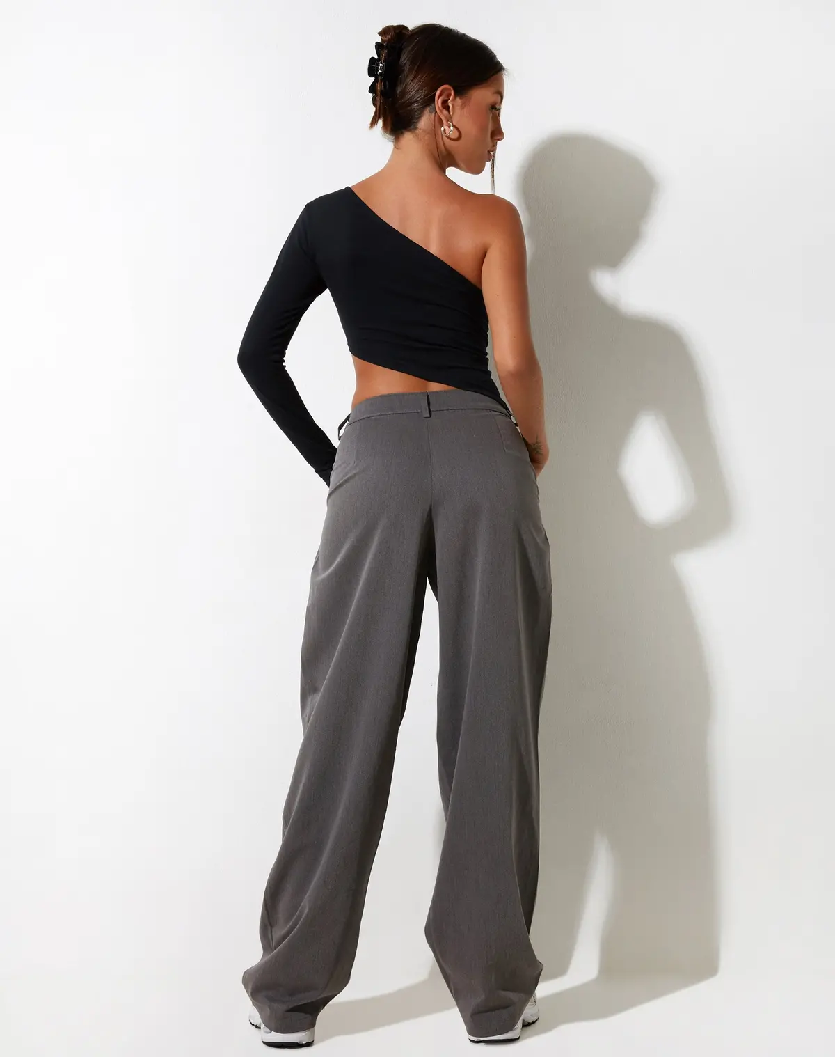 Sakaria Wide Leg Trouser In Tailoring Charcoal 2