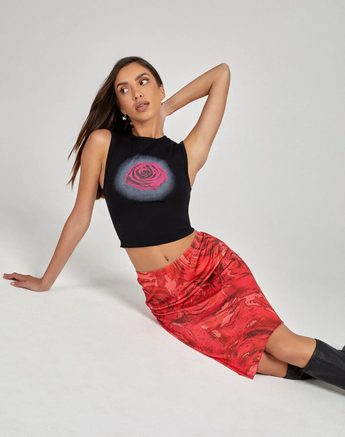 Lonaka Bodycon Skirt In Rose Petal Red 4