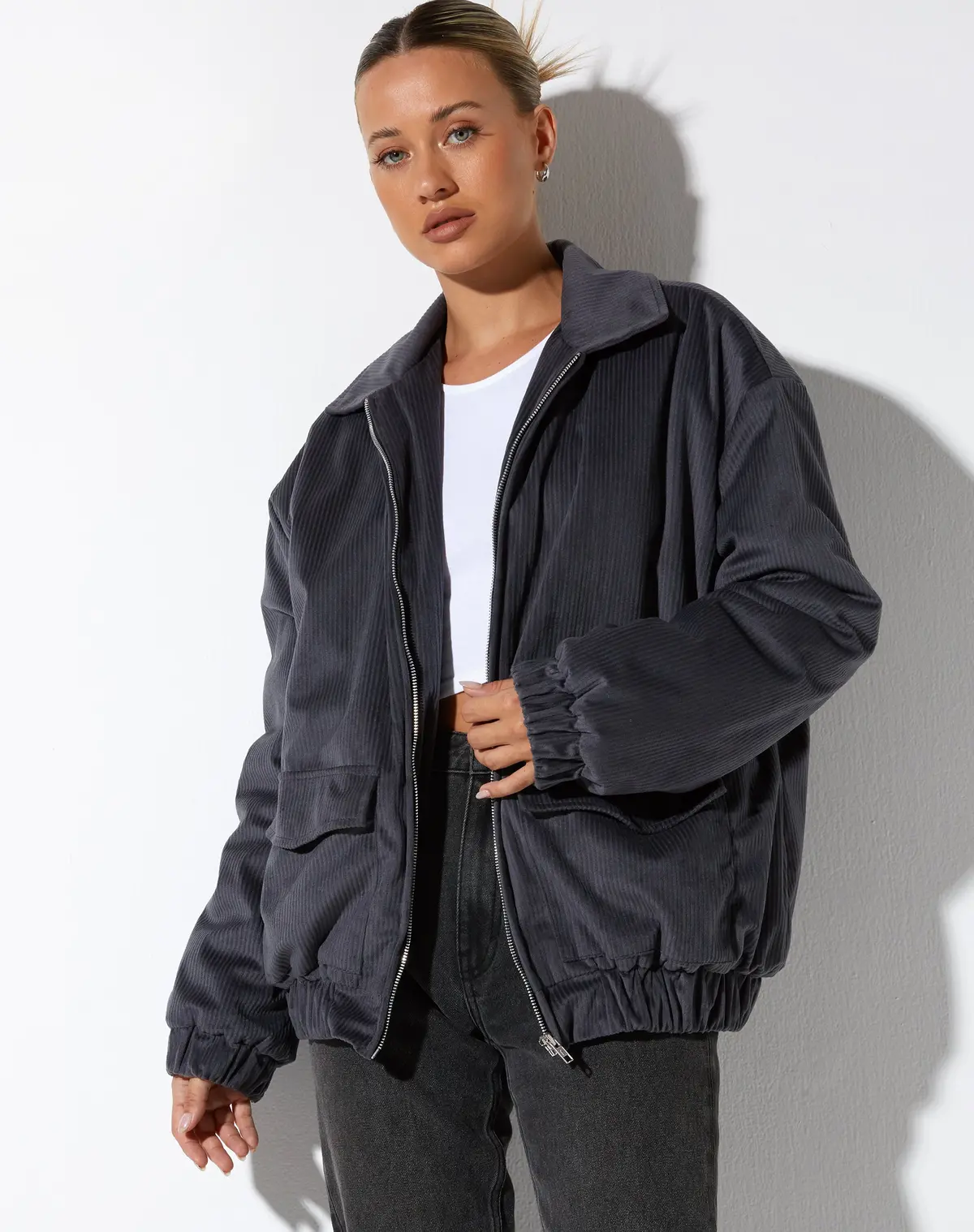 Ozora Jacket In Dark Grey 4