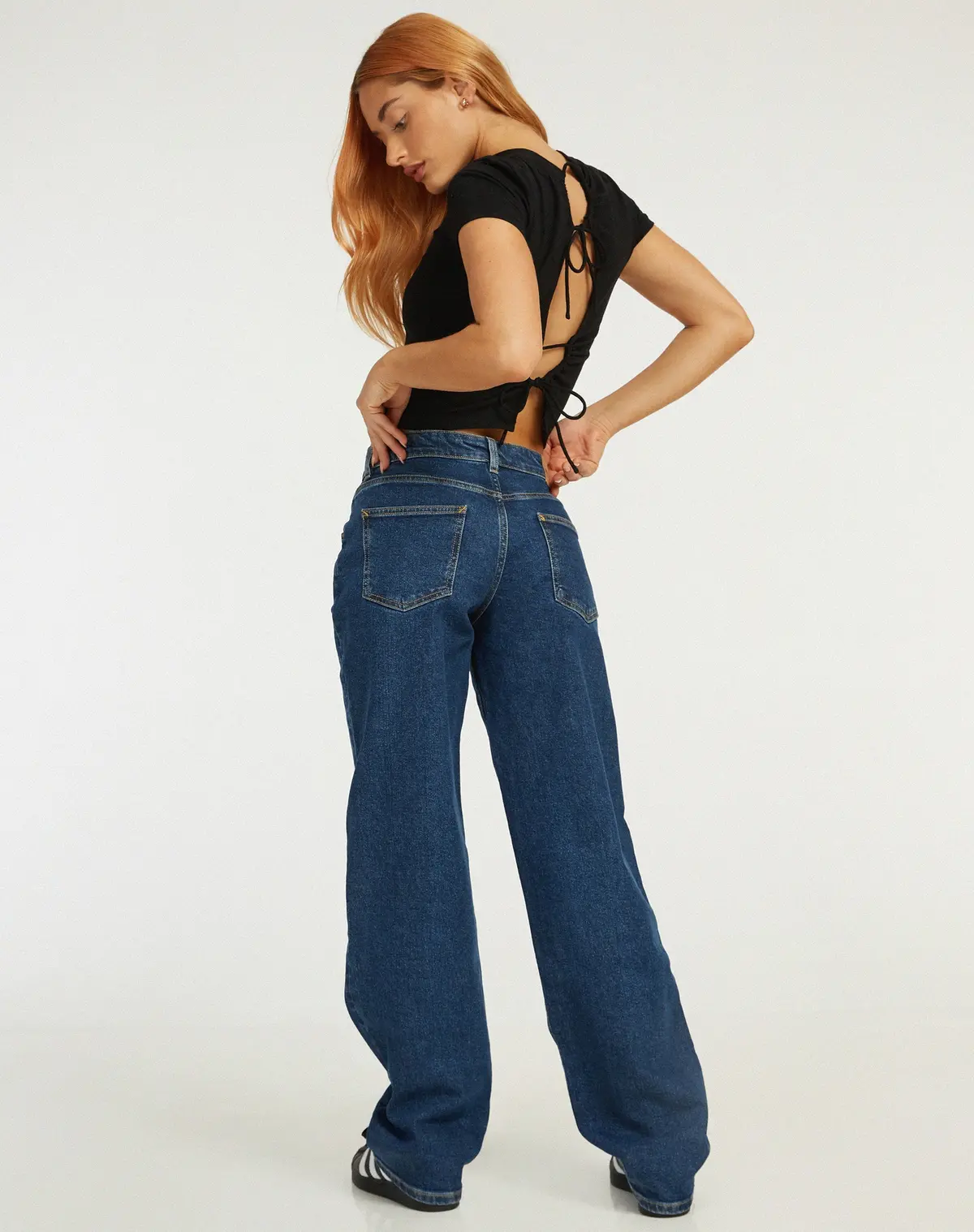 Surtie Crop Top In Lycra Black 4