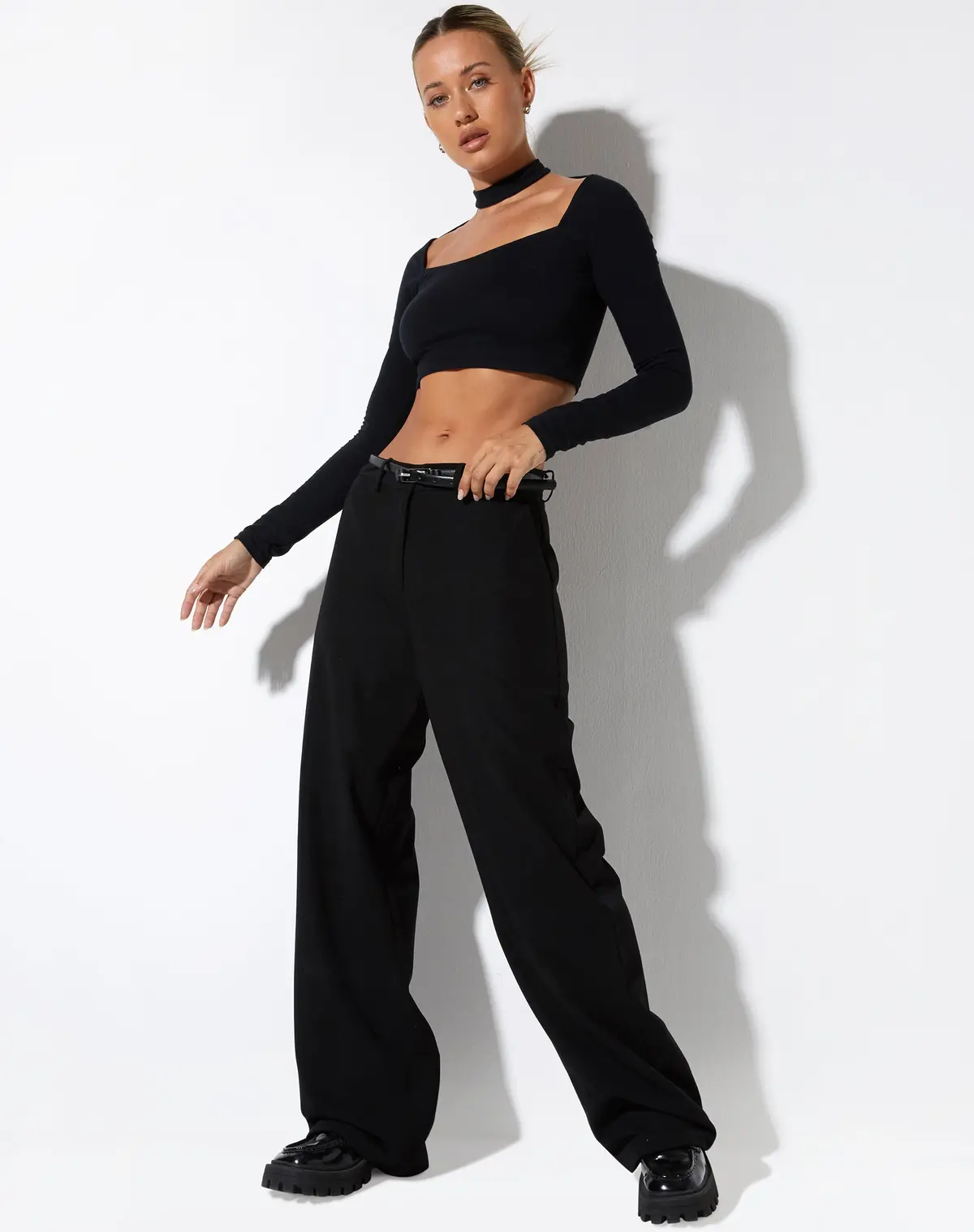 Ribus Crop Top In Black 2