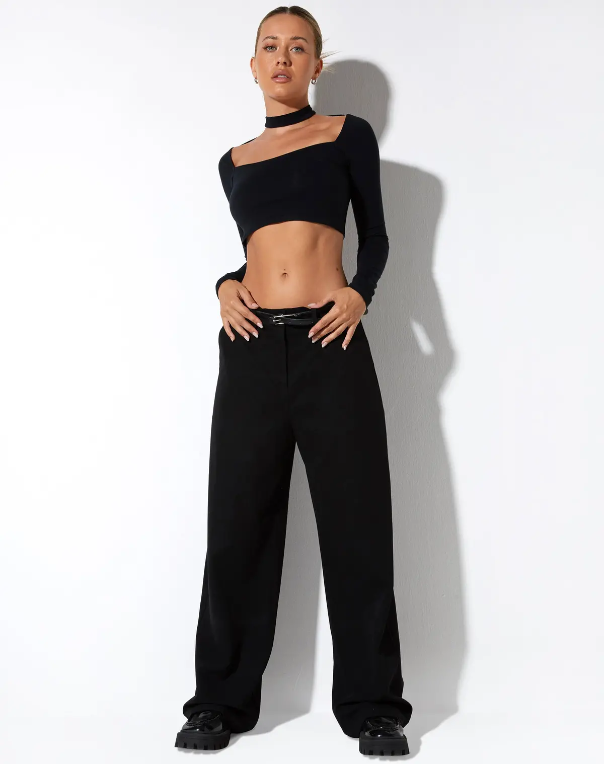 Ribus Crop Top In Black 4