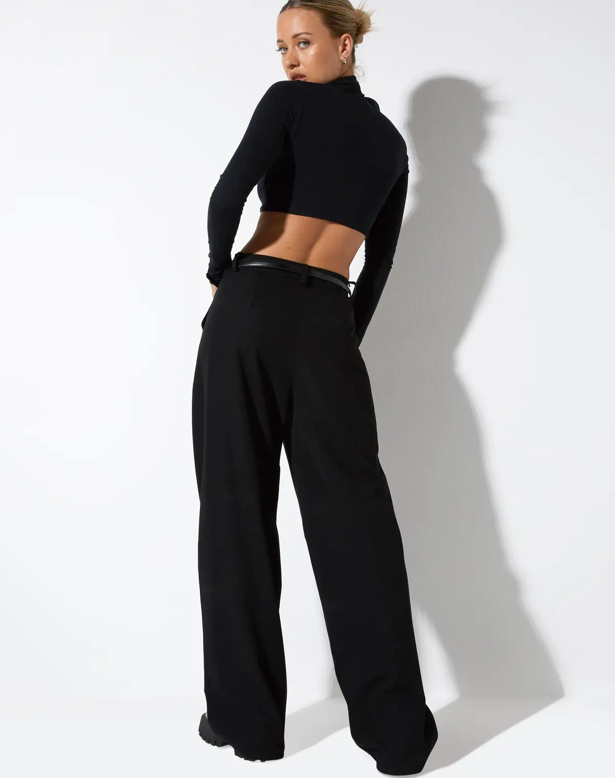 Ribus Crop Top In Black 6