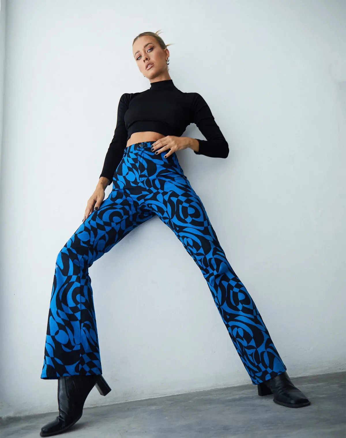 Zoven Trouser In Irregular Optic Blue 1